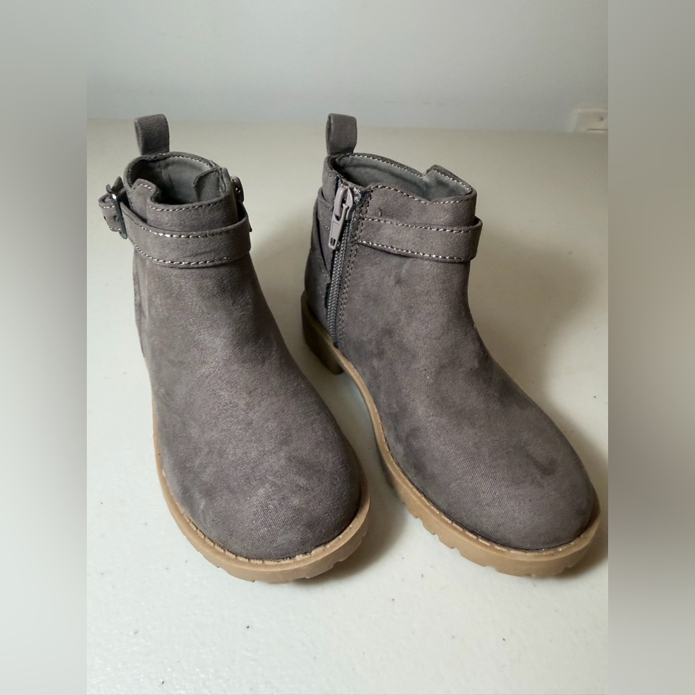 Dolce Vita Kids Boots in Taupe NEVER WORN